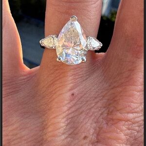 Moissanite Pear cut 3 Stone Engagement Ring 925/18k